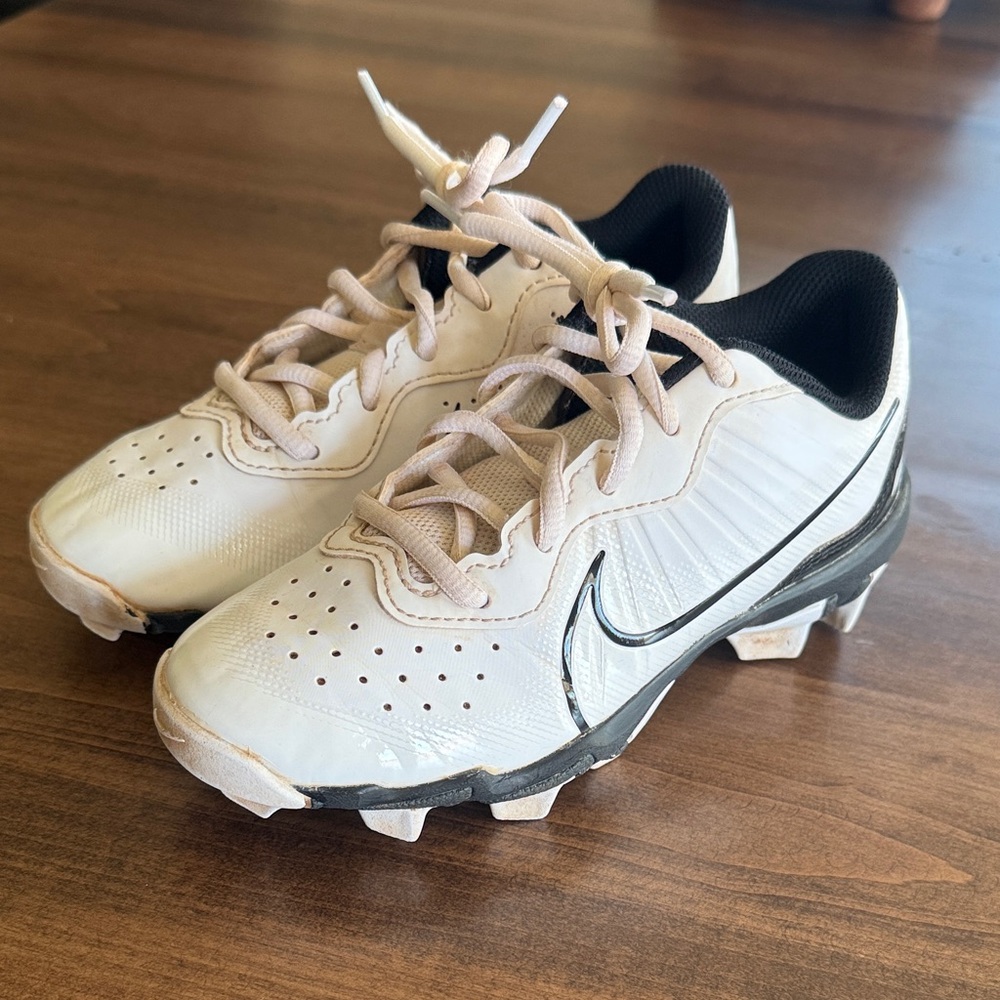 Nike Diamond Kids White and Black Baseball Cleats